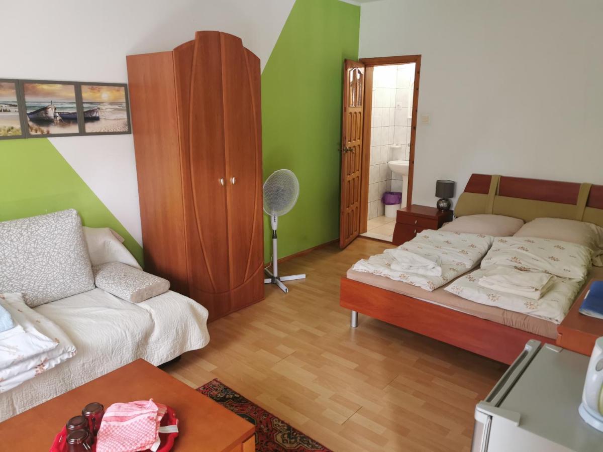 Dom Wczasowy Maja Bed & Breakfast Dzwirzyno Room photo